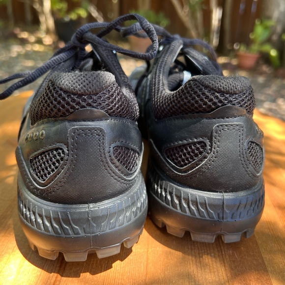 Mens Ecco Sneaker/ walking shoe - size 44 (equivalent of 10 - 10 1/2) - Picture 4 of 8